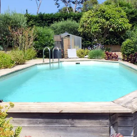 House With Private Pool Дом отдыха